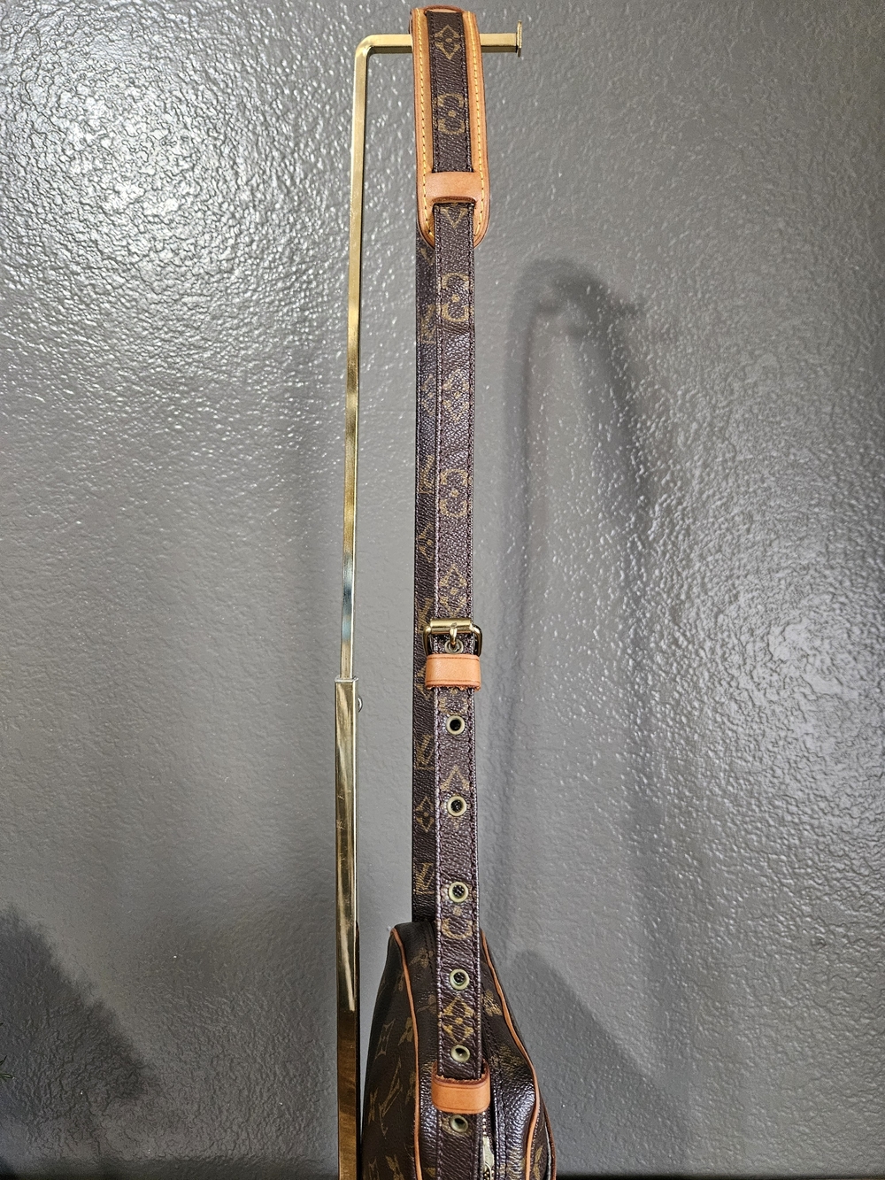Authentic Louis Vuitton Vintage Danube PM Monogram Canvas - Picture 6 of 16